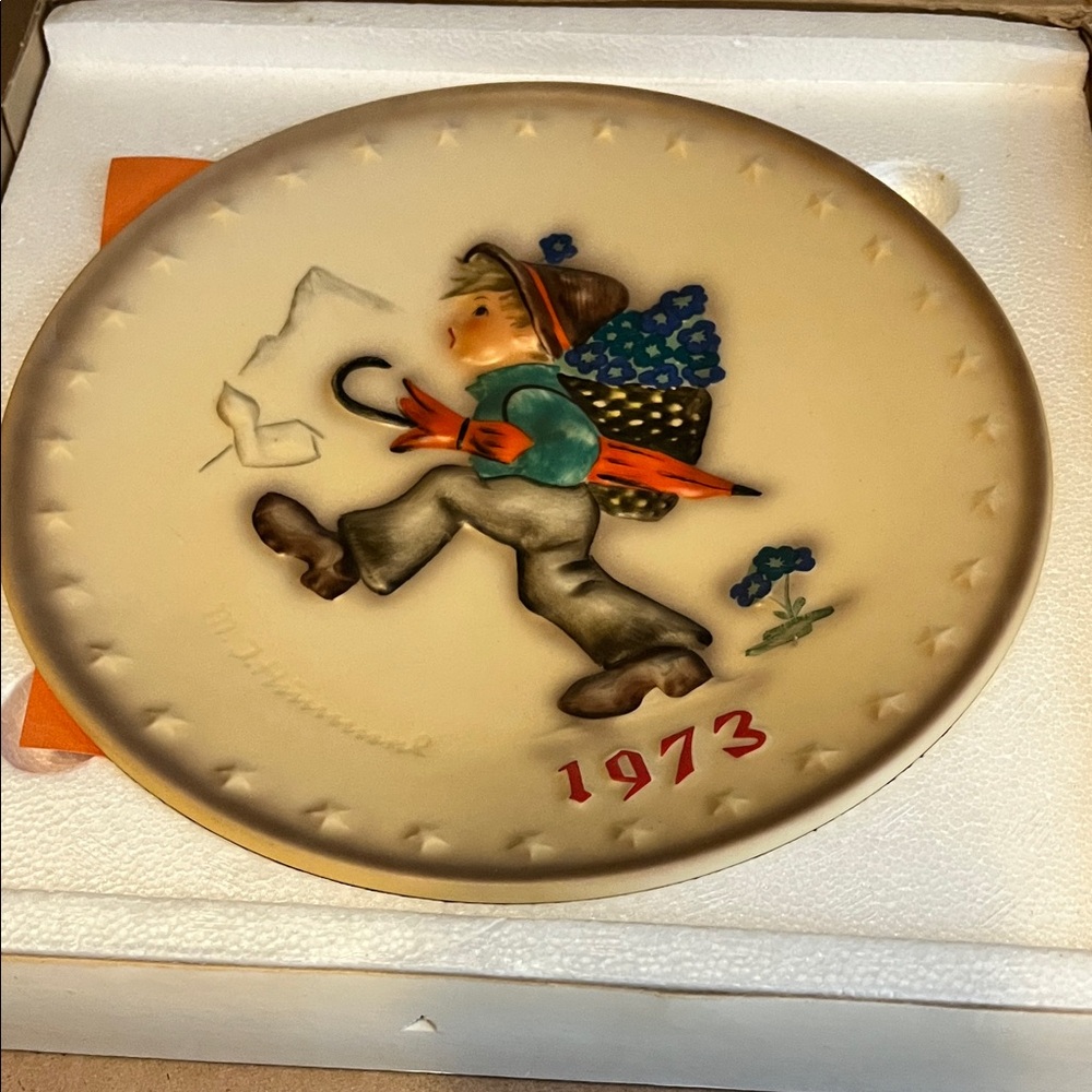 Hummel 1973 Collectible Plate